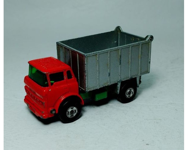 CAMIÓN VOLCADOR GMC - SIN CAJA