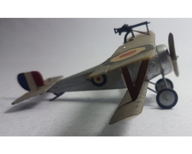 NIEUPORT 11 BÉBÉ - 1/72