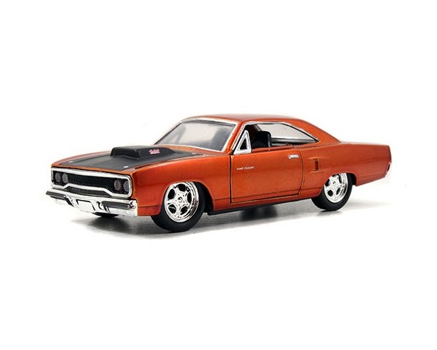 DOM`5 PLYMOUTH ROAD RUNNER cerra c/fascículo