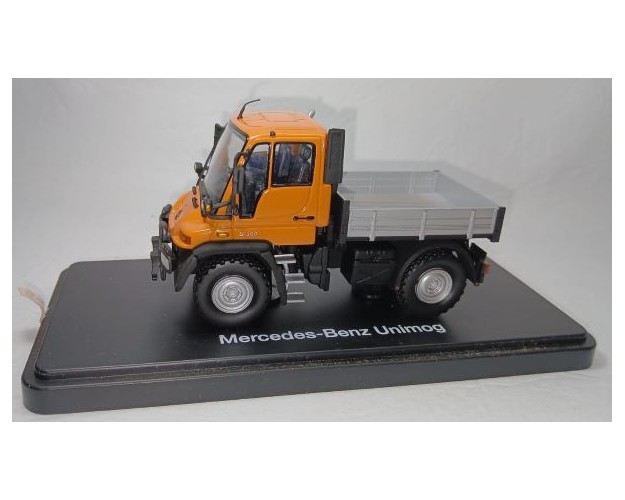 MERCEDES BENZ UNIMOG "U 300"