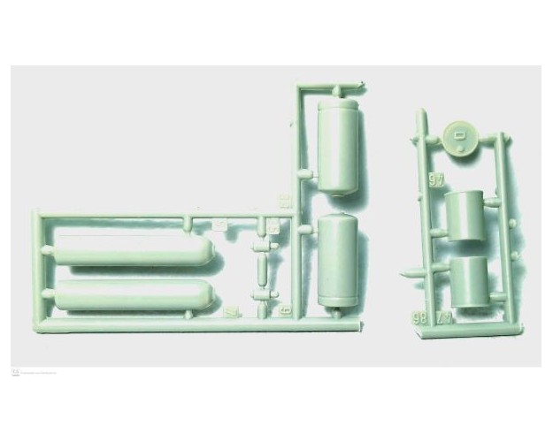 CILINDROS DE GAS Y LATA DE COMBUSTIBLE PARA DIORAMAS 1/35