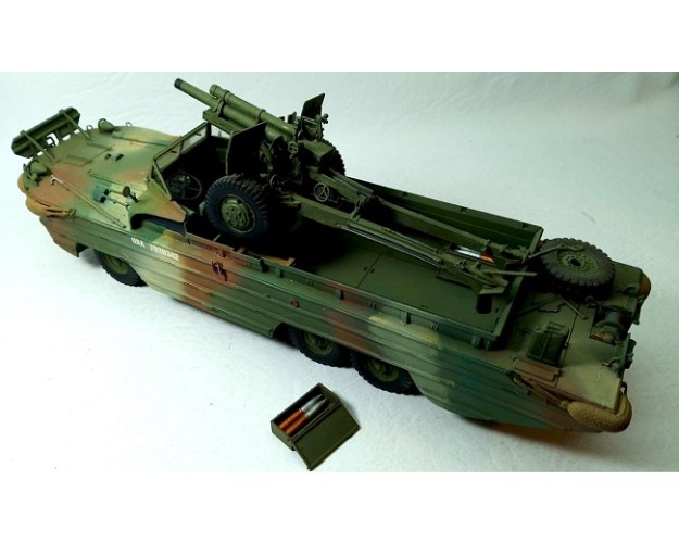 GMC DUKW W/105mm HOWITZER