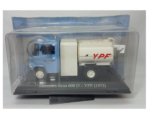 Merceds-Bennz 608 D-YPF (1973)