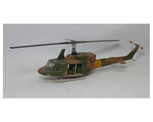 BELL 212 - FUERZA AÉREA ARGENTINA - 1/72