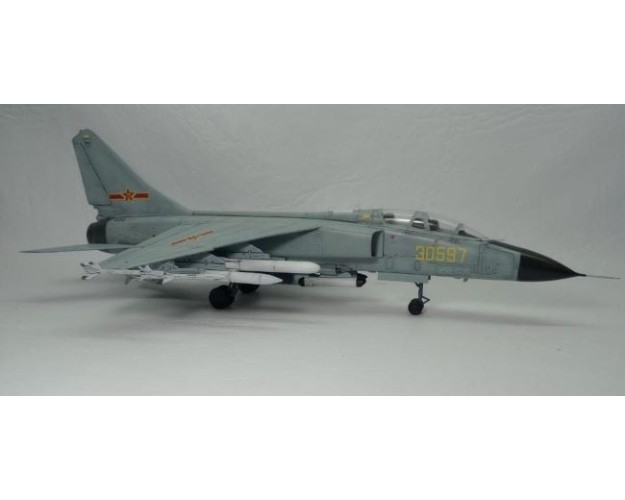 PLA JH-7A FLYING LEOPARD - ESCALA 1/72