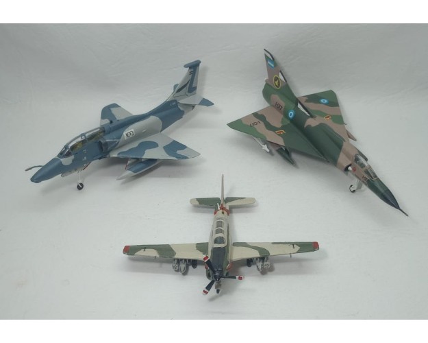 ESCUADRILLA AVIACIÓN ARGENTINA (MIRAGE IIIEA / OA4-AR FIGHTINGHAWK / TURBO MENTOR) 1/72