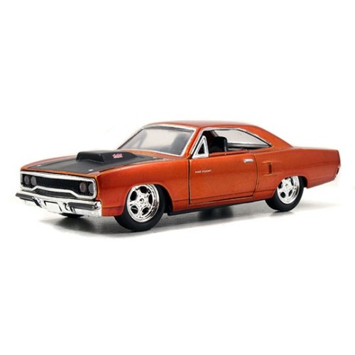 DOM`5 PLYMOUTH ROAD RUNNER cerra c/fascículo