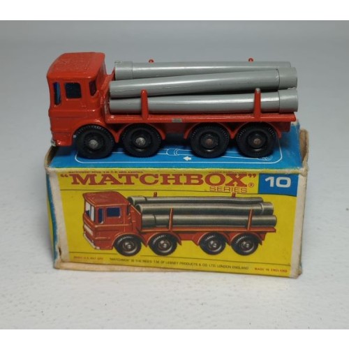 CAMIÓN DE TUBERÍAS