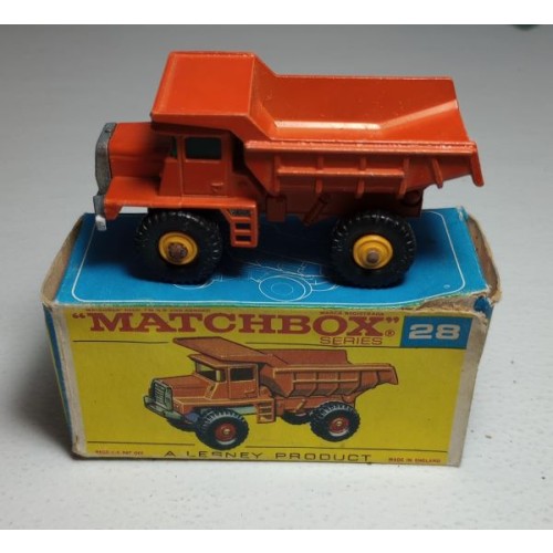 CAMIÓN DE VOLTEO MACK