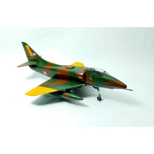 A4-B SKYHAWK - MALVINAS - C-242 - 1/72