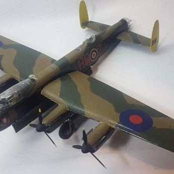 AVRO LANCASTER - 1/72