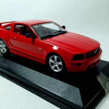 FORD MUSTANG GT
