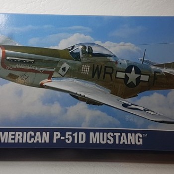 NORTH AMERICAN P-51D MUSTANG