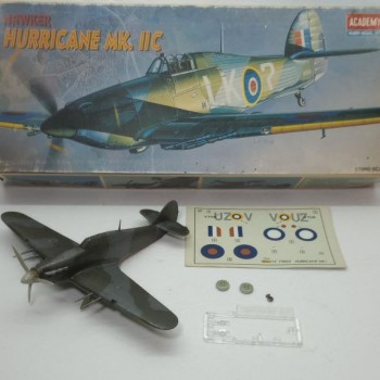 HAWKER HURRICANE MK.IIC 1/72 casi terminado