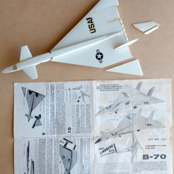 B-70 BOMBER 1/172 THE LINDBERG LINE