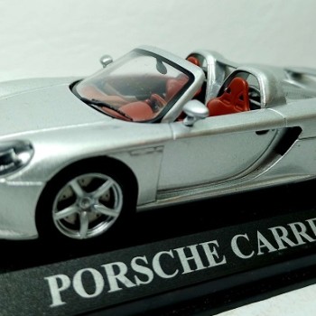 PORSCHE CARRERA GT