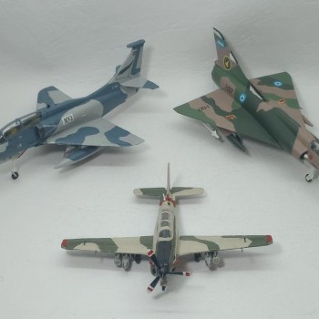 ESCUADRILLA AVIACIÓN ARGENTINA (MIRAGE IIIEA / OA4-AR FIGHTINGHAWK / TURBO MENTOR) 1/72