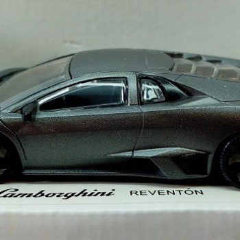 LAMBORGHINI REVENTON